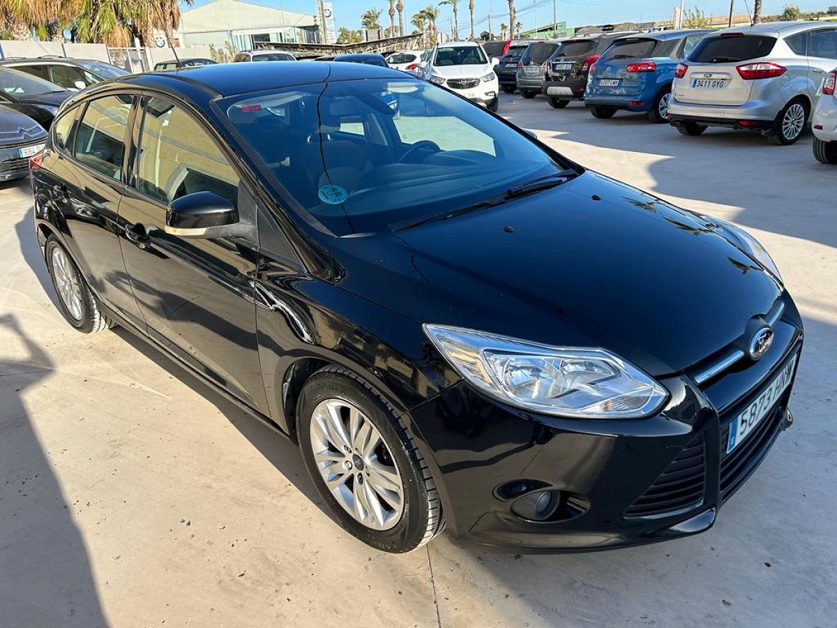 FORD FOCUS TREND 1.0 ECOBOOST SPANISH LHD IN SPAIN 121000 MILES SUPERB 2013